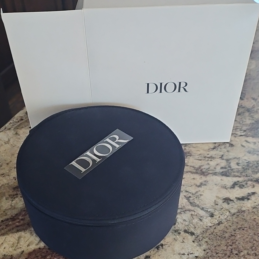 Dior Elegant Black Round Case